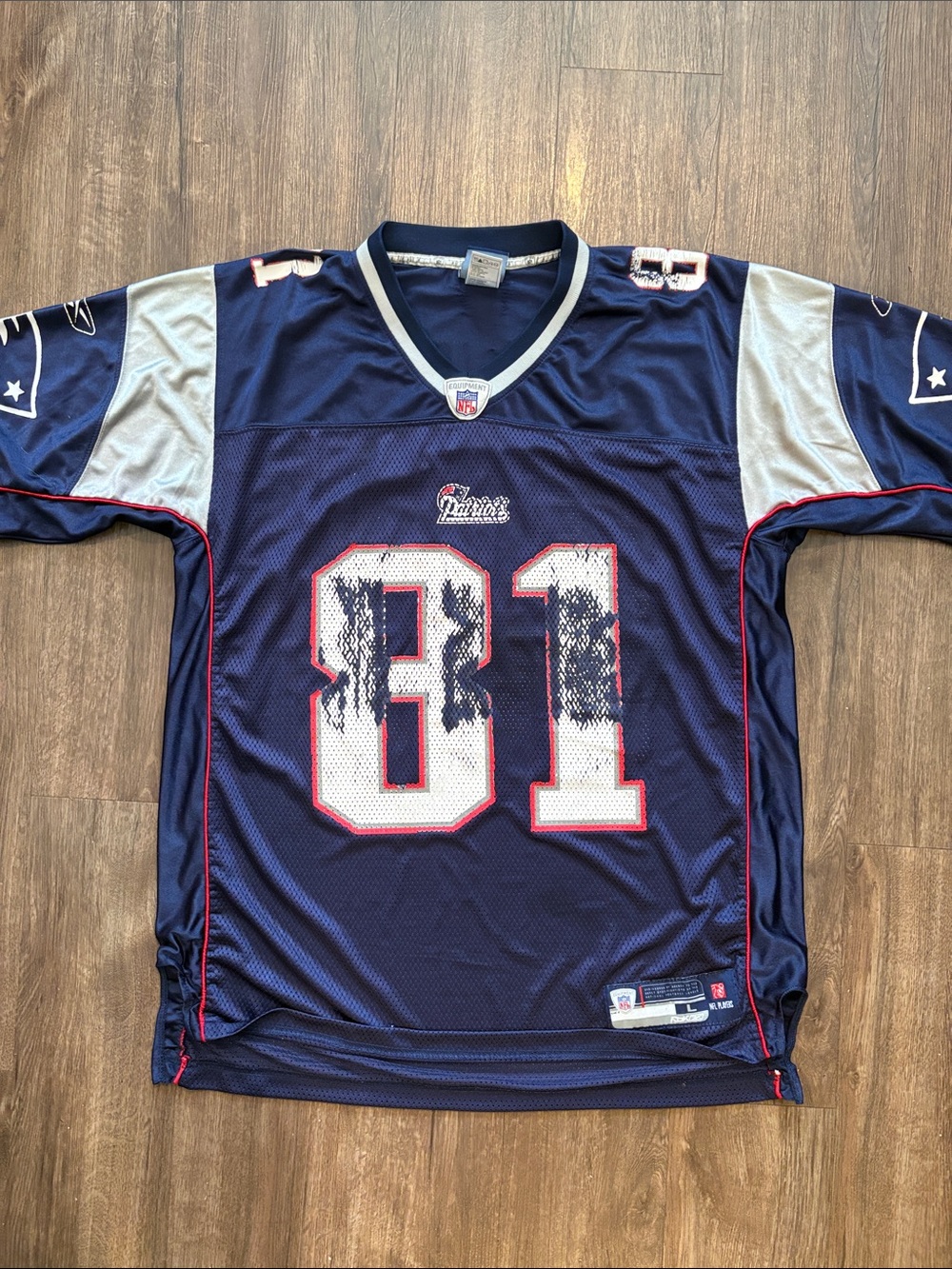 Vintage Reebok men’s large New England Patriots Randy Moss Jersey